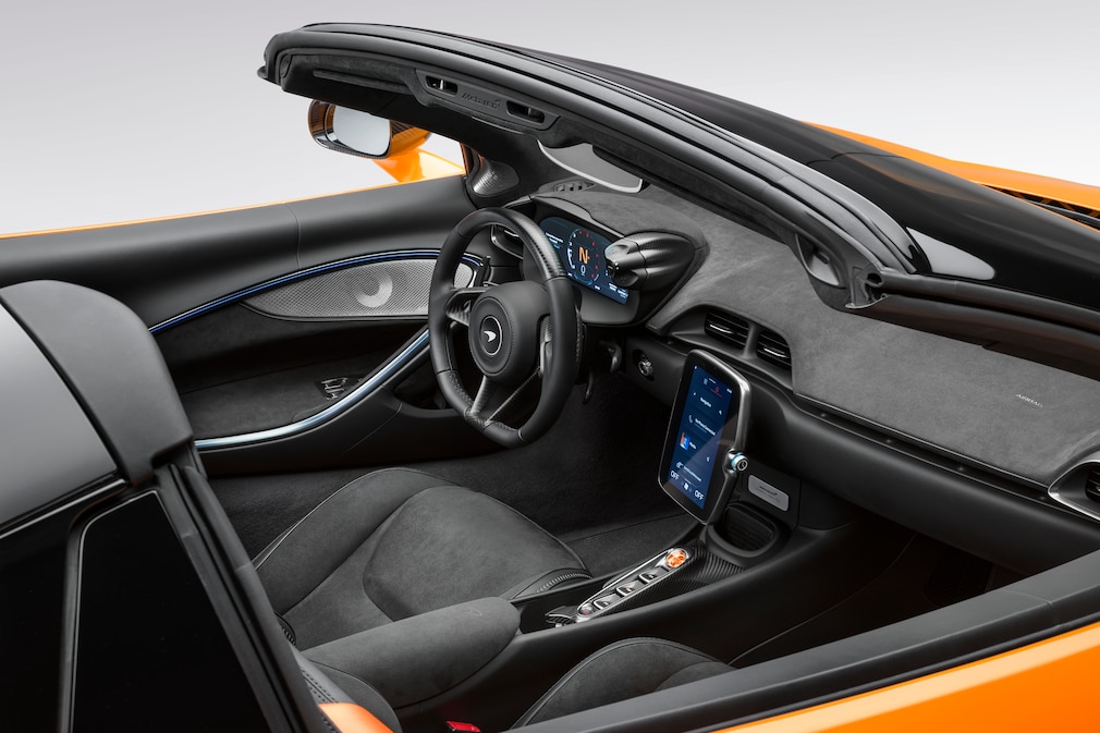 McLaren Artura Spider