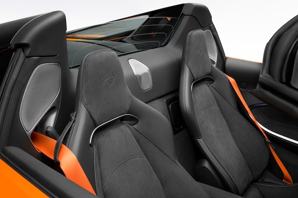 McLaren Artura Spider