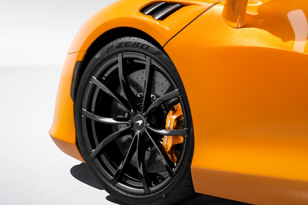 McLaren Artura Spider