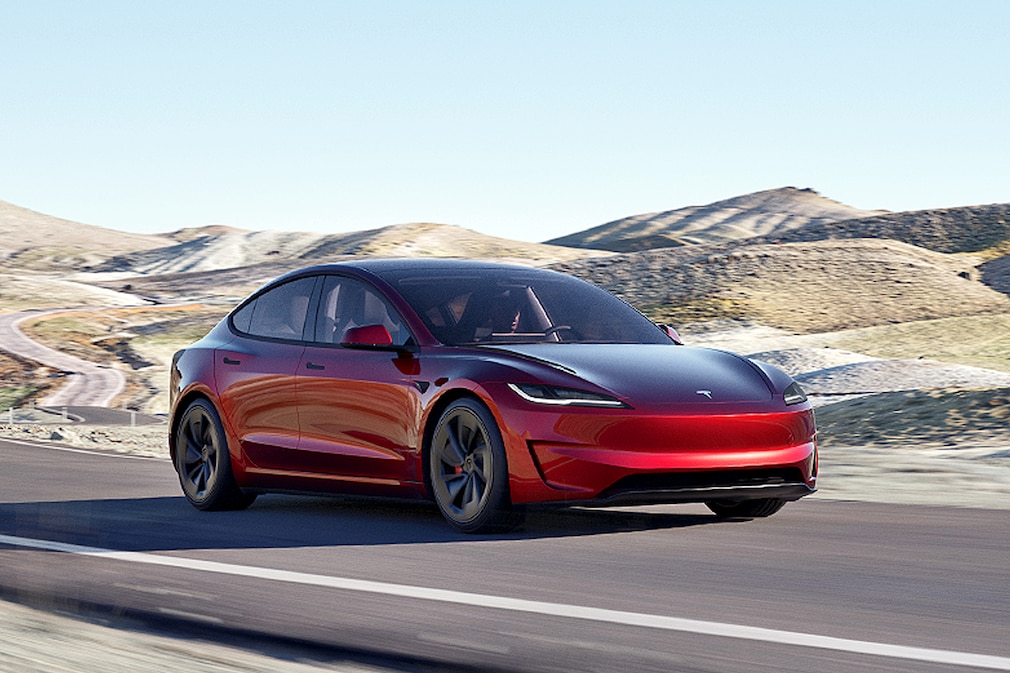 Tesla Model 3 Performance
