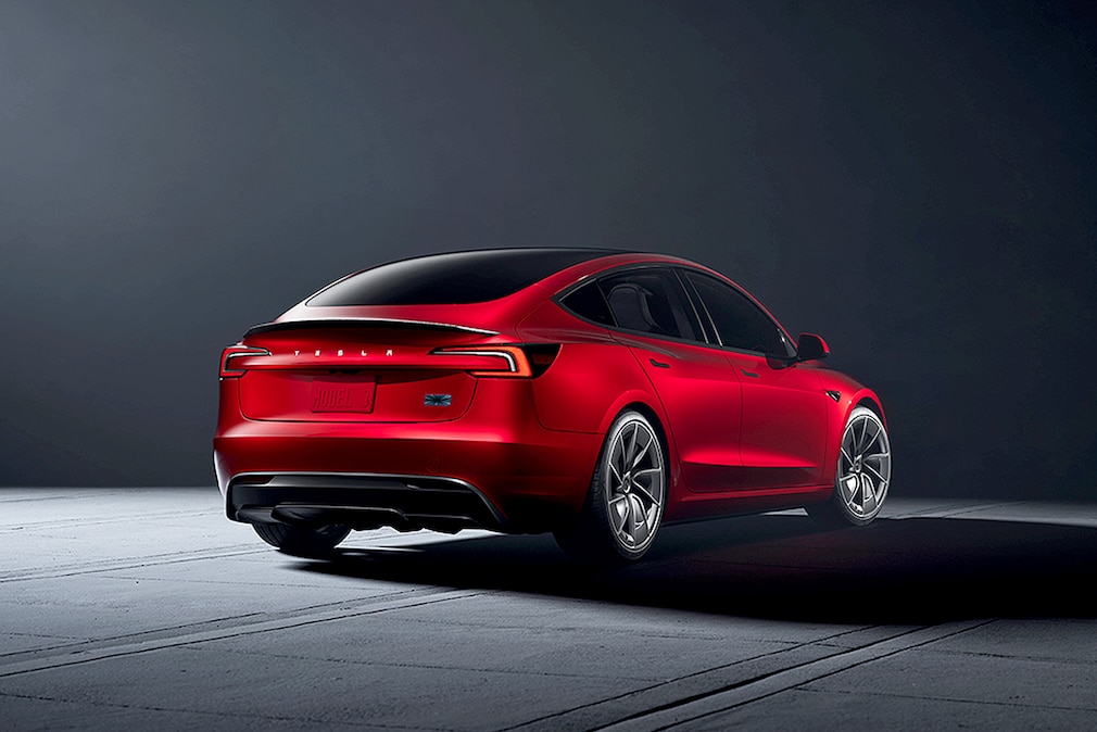 Tesla Model 3 Performance