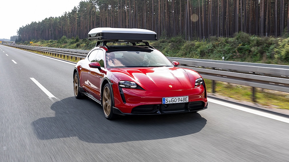 Porsche Taycan Cross Turismo