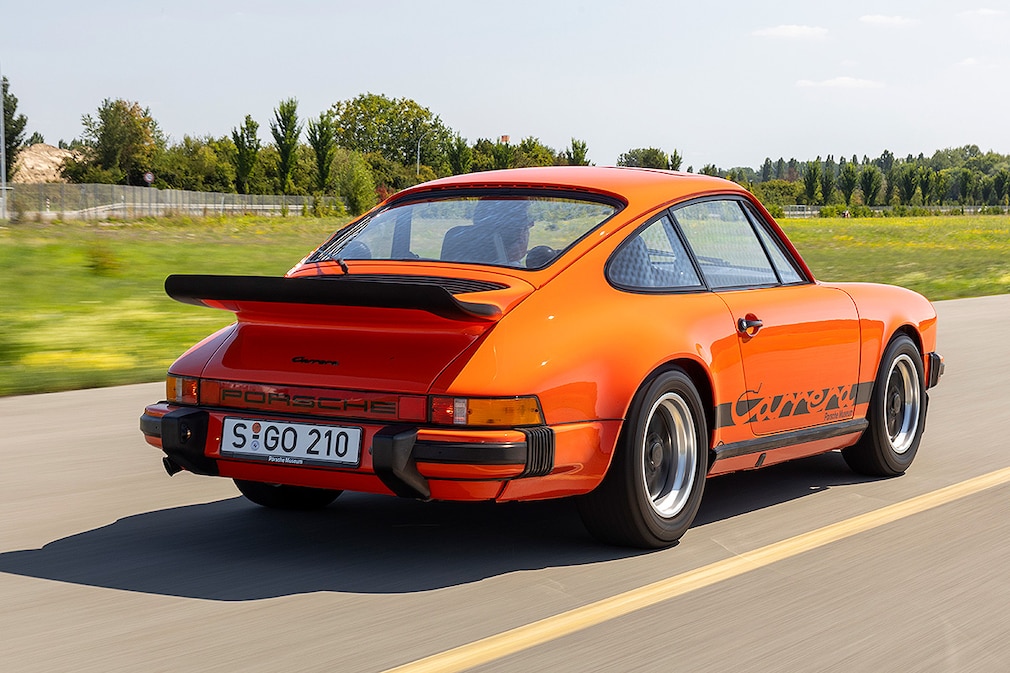 Porsche 911 Carrera 2.7