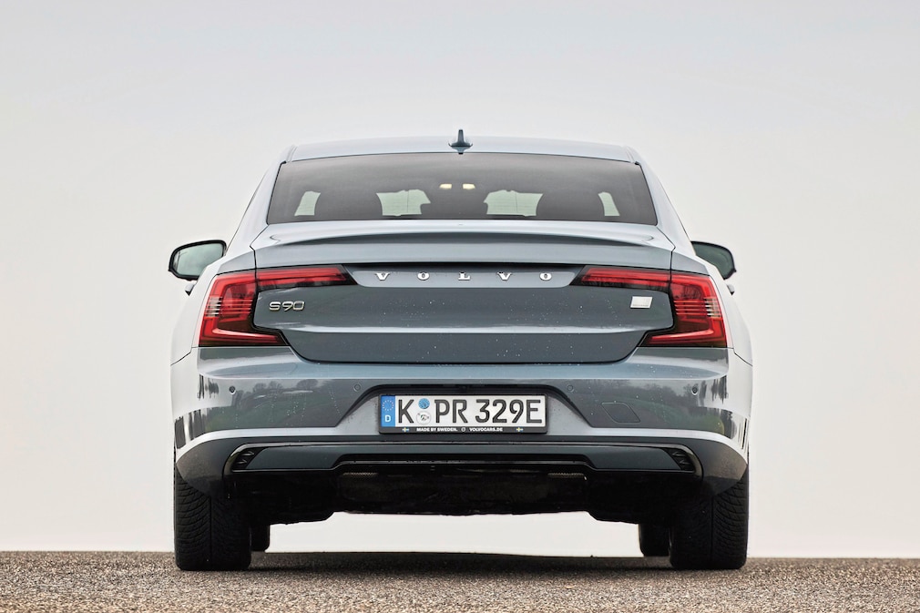 Volvo S90 Recharge T8 AWD