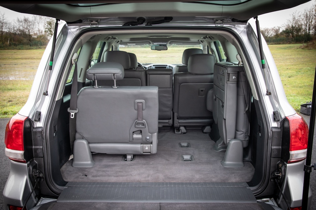 Toyota Land Cruiser V8 5.5 D-4D