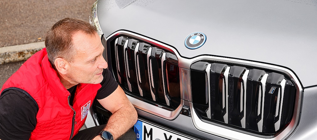 BMW iX1