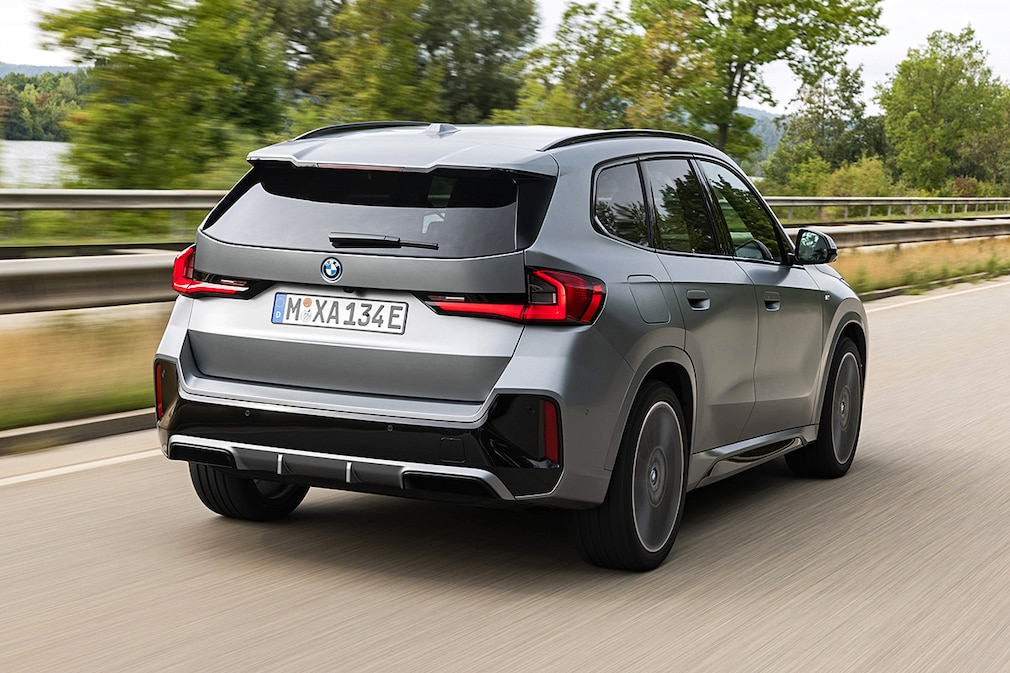 BMW iX1