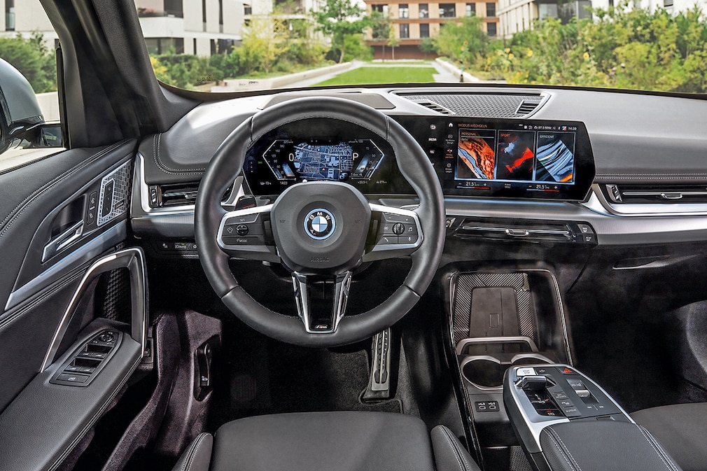 BMW iX1