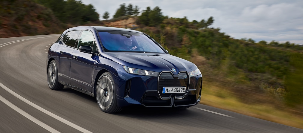 BMW iX Facelift Prototyp fahrend
