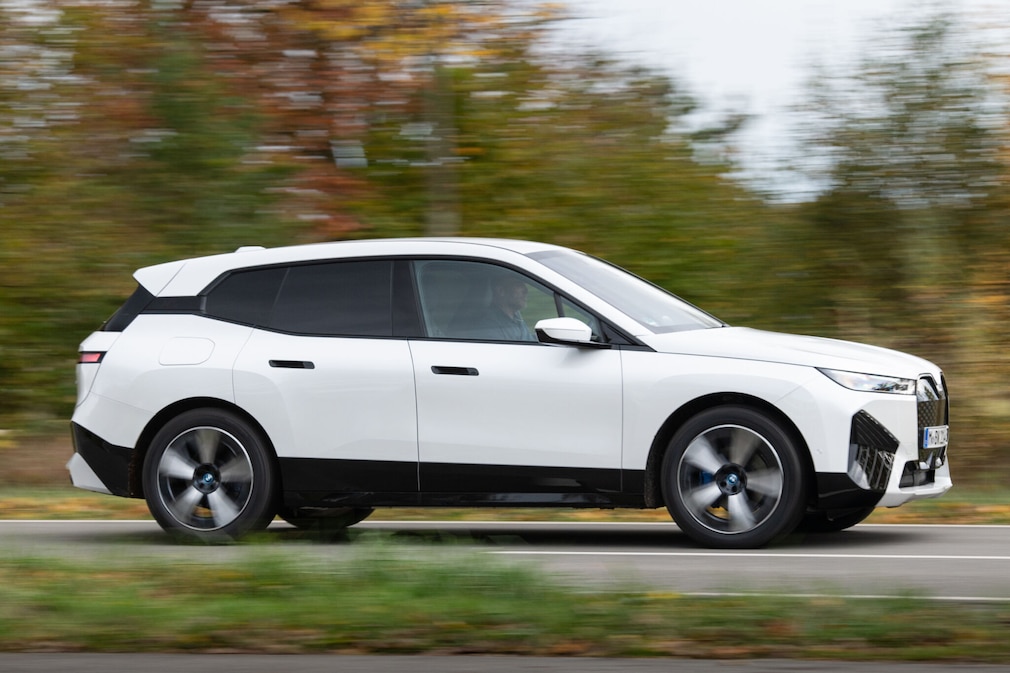 BMW iX xDrive50