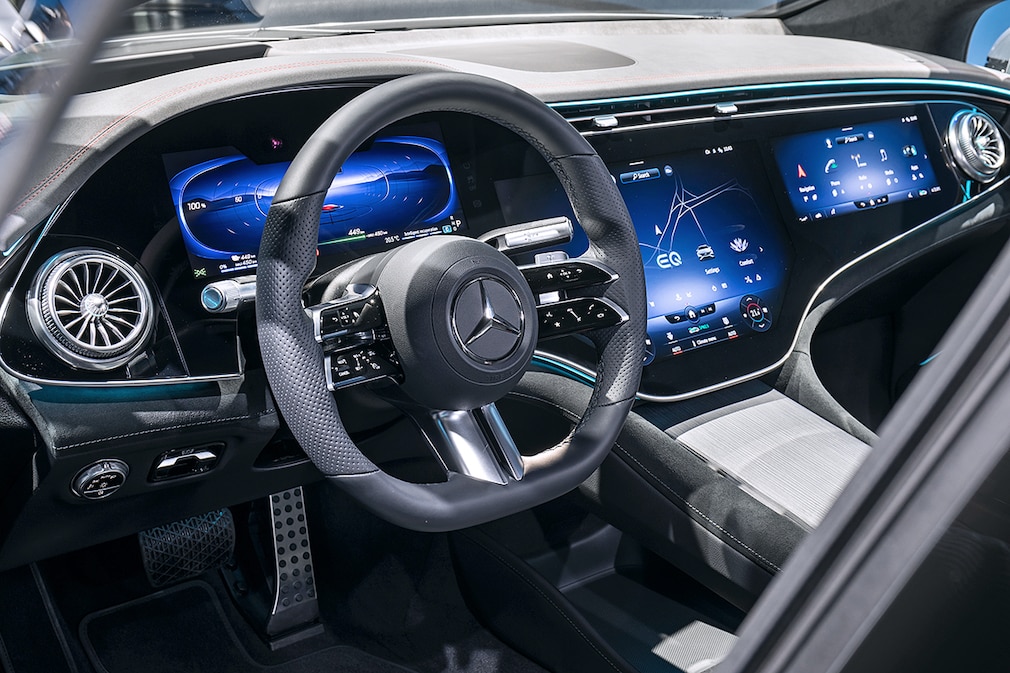 Mercedes EQS