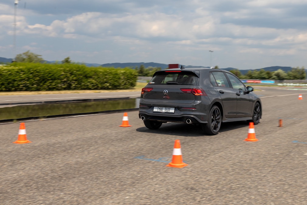 Ganzjahresreifen-Test 2025: 225/40 R18