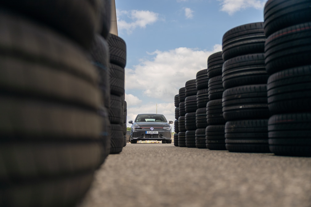 Ganzjahresreifen-Test 2025: 225/40 R18
