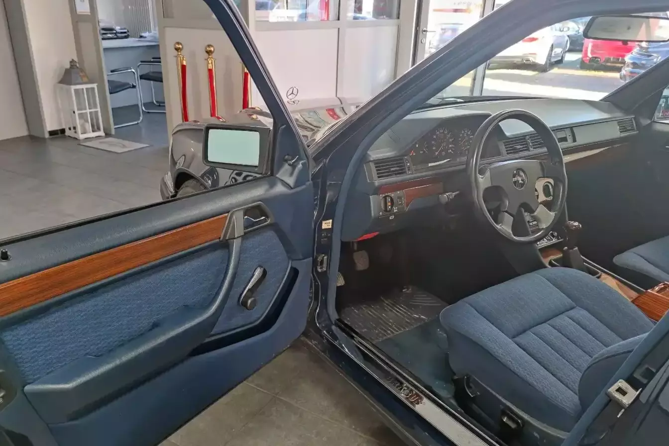 Mercedes 230 E W 124 mit Brabus-Paket