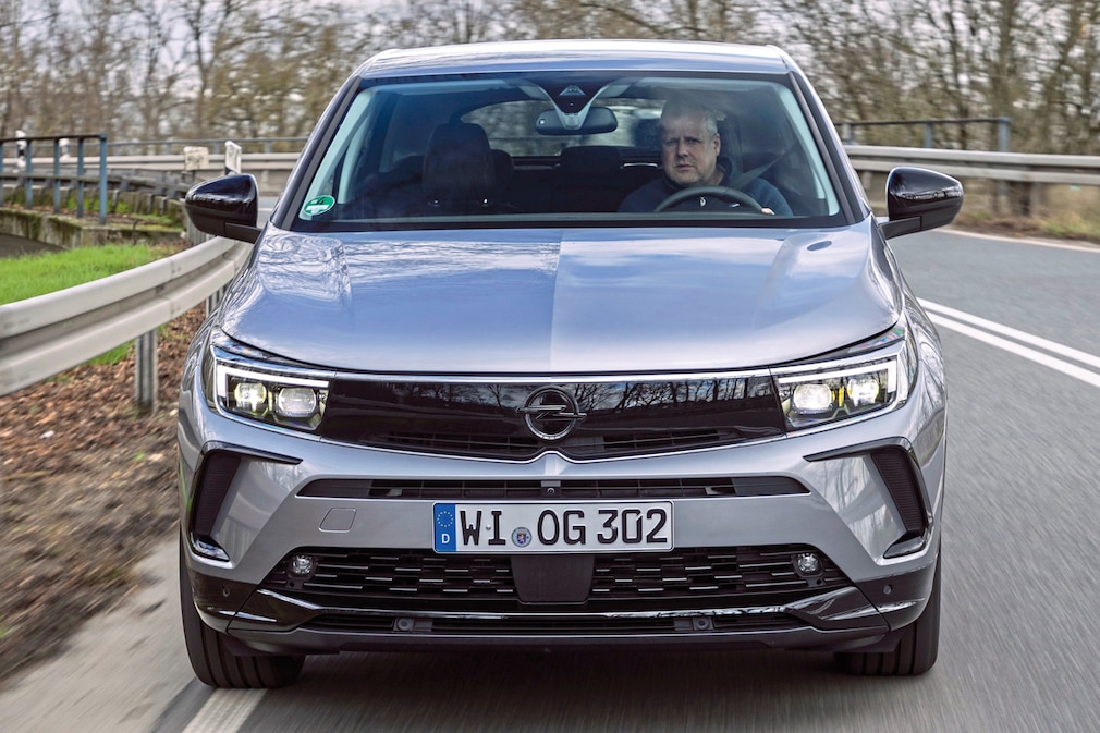 Opel Grandland 1.2 Hybrid 48V