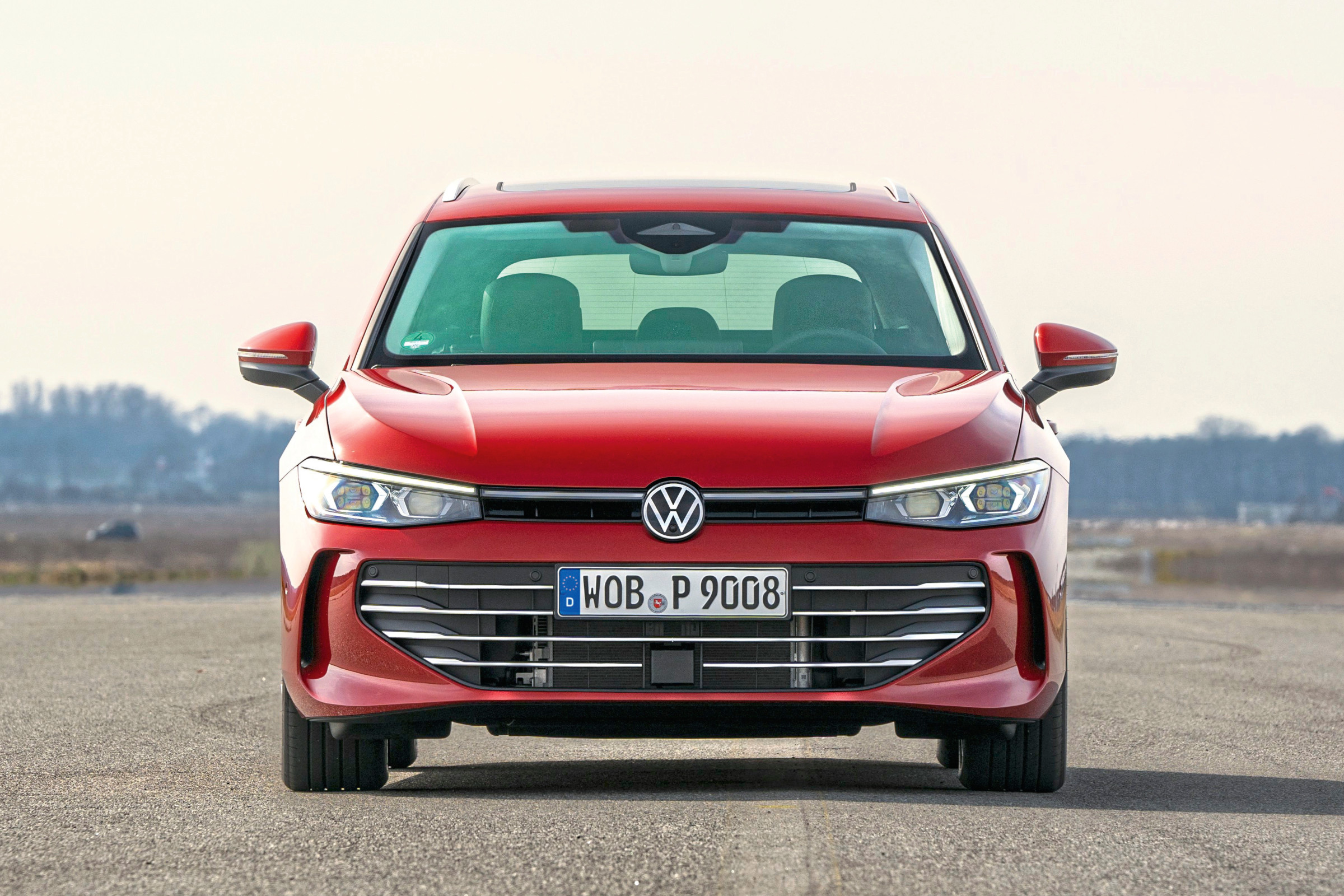 image.title VW Passat . eTSI: Wolfsburger Kombi überzeugt fast überall Volkswagen Passat Life Sichere Fahreigenschaften