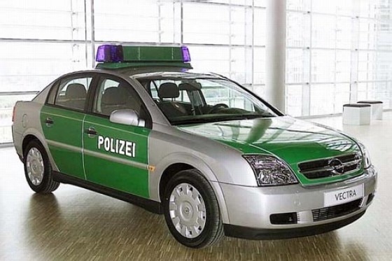 Polizei Hessen steht auf Opel