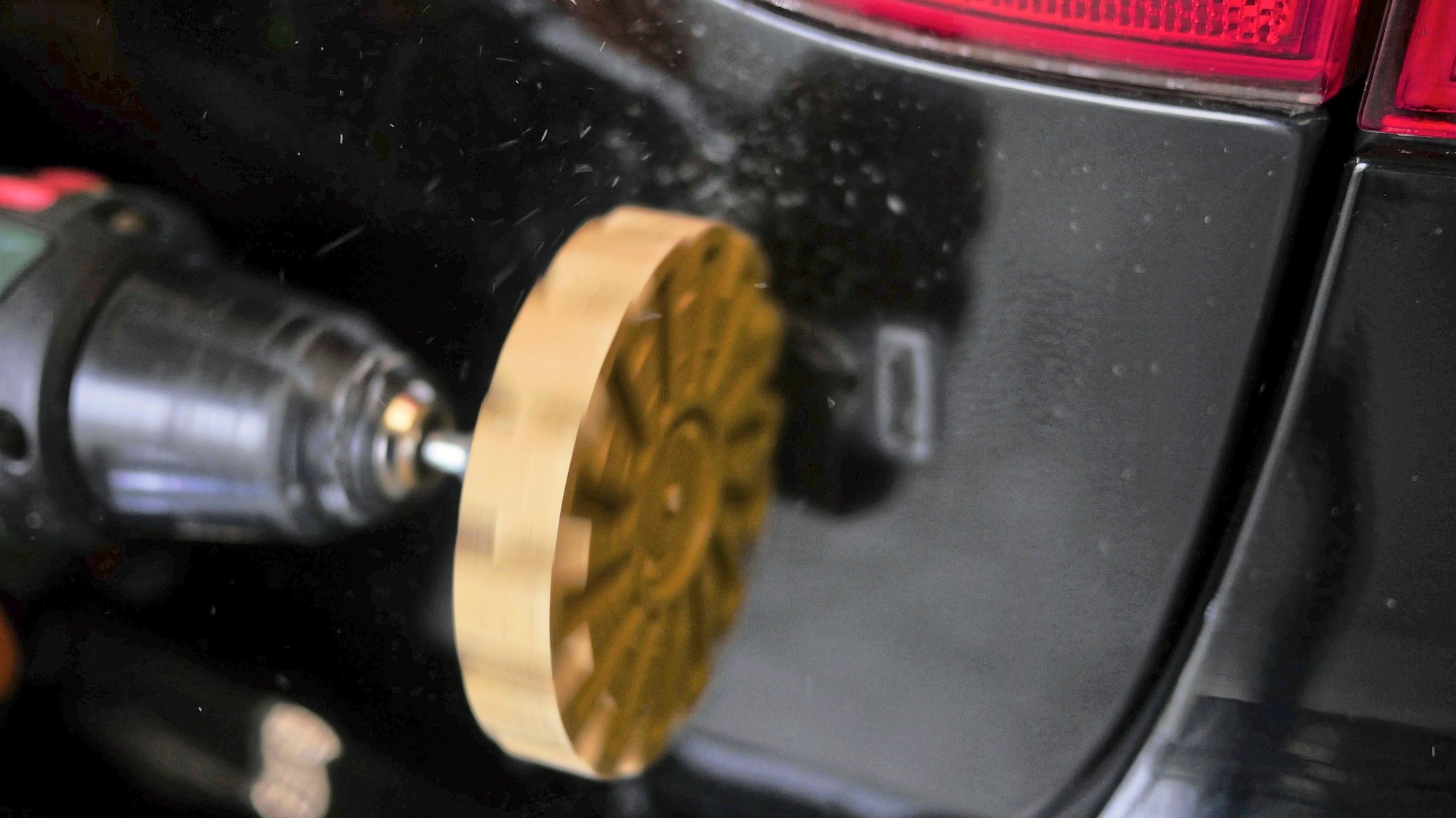 Modellbezeichnung am Auto entfernen AUTO BILD