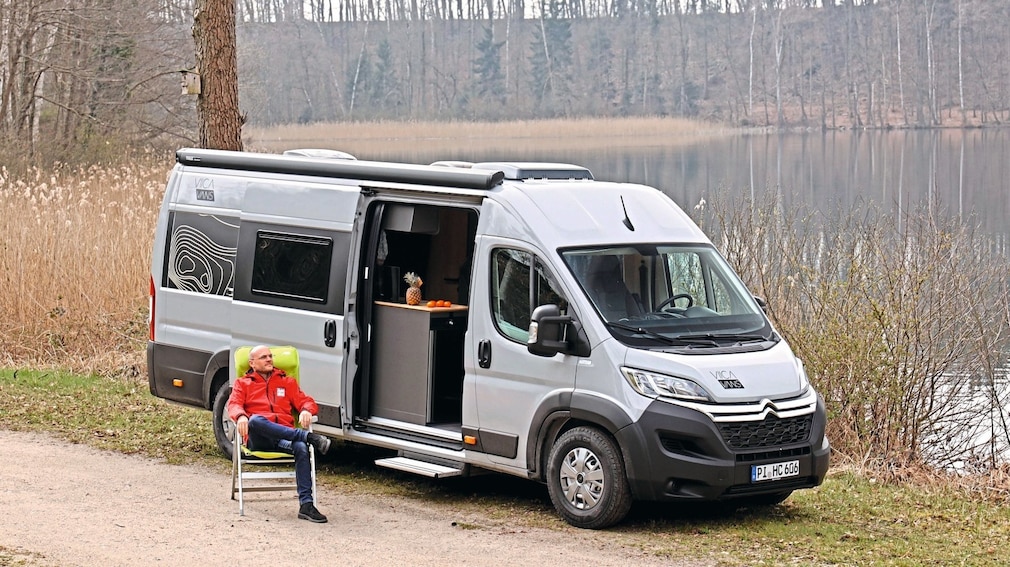 Viica Van 64