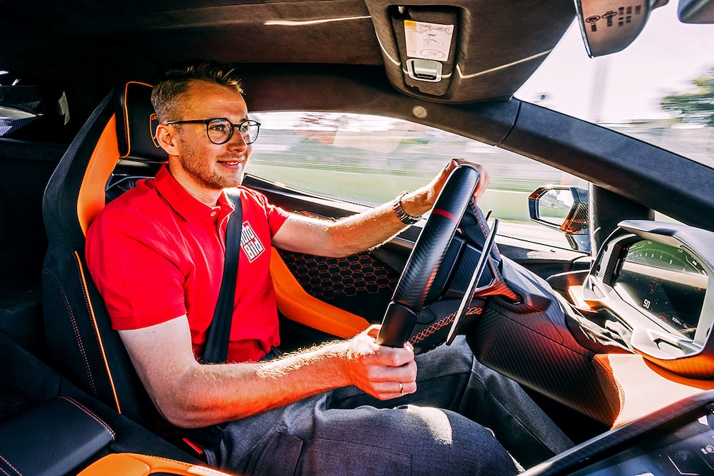 Lamborghini Revuelto