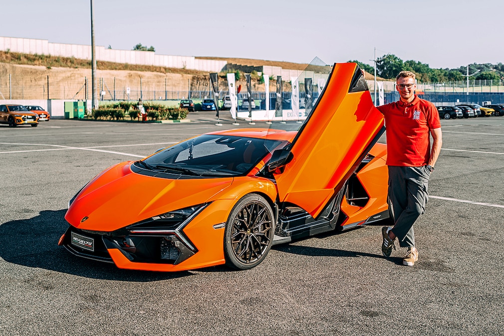 Lamborghini Revuelto