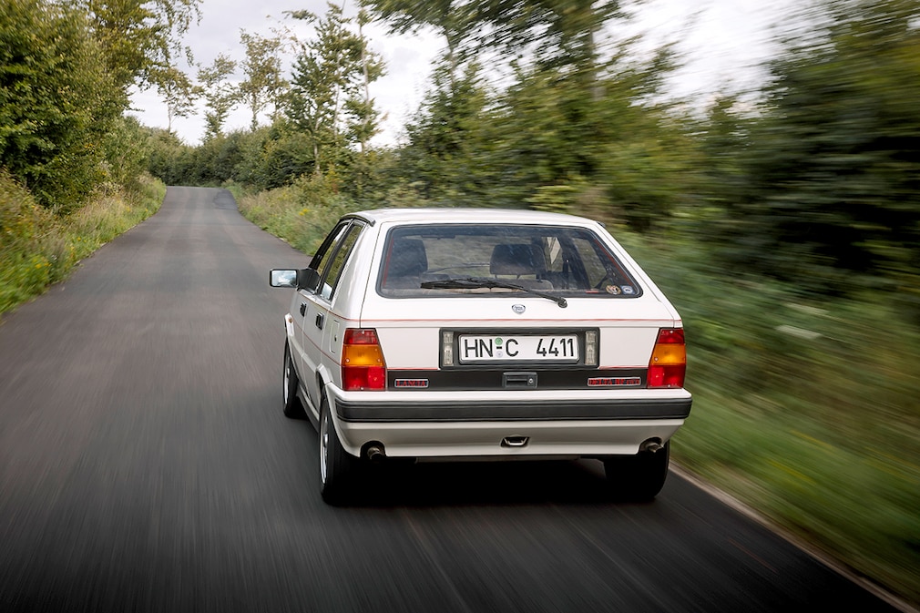LANCIA DELTA HF 4WD