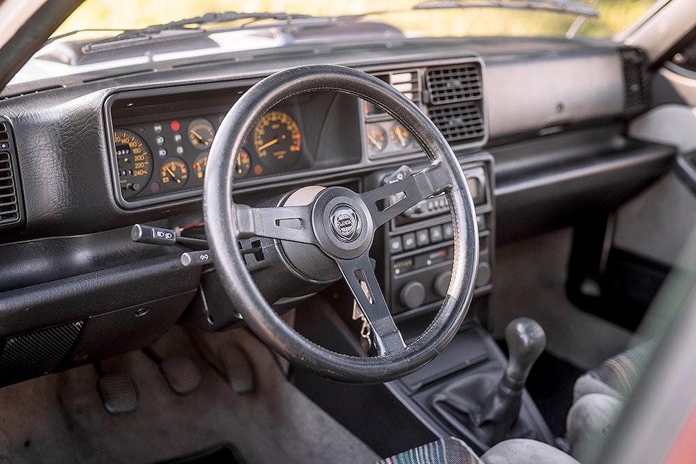 LANCIA DELTA HF 4WD