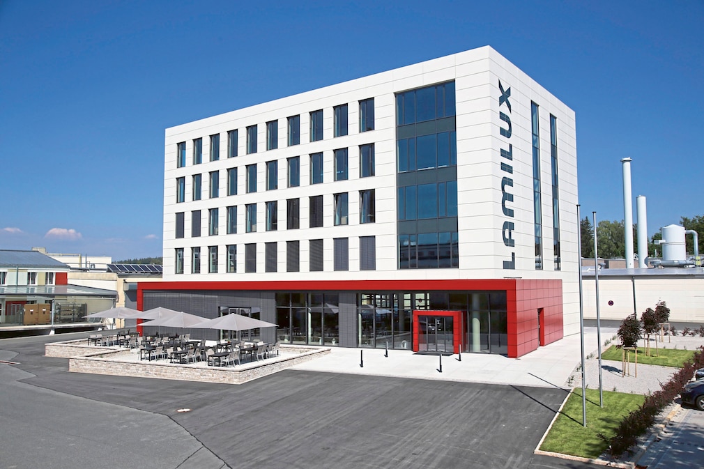 Lamilux Hauptgebäude
