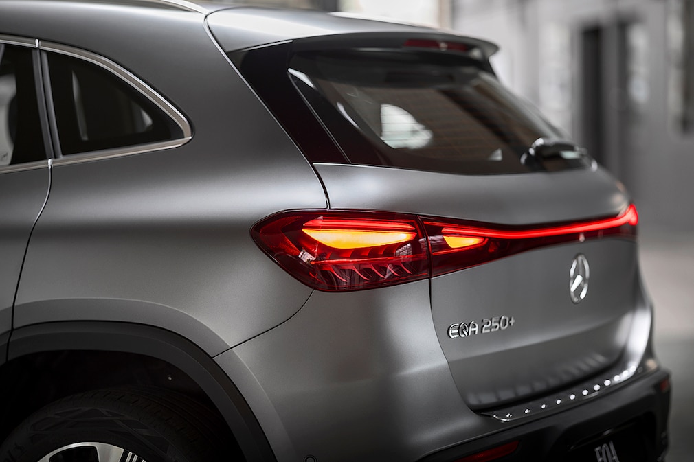Mercedes EQA