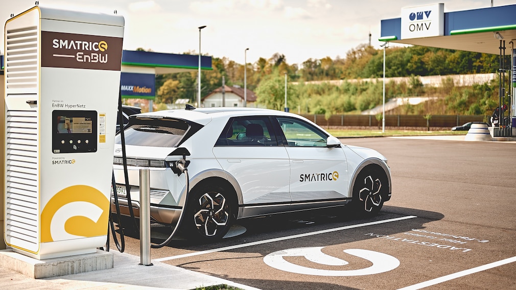 E-Auto-Ladestation von Smatrics für HEM, Laden mit 400 kW