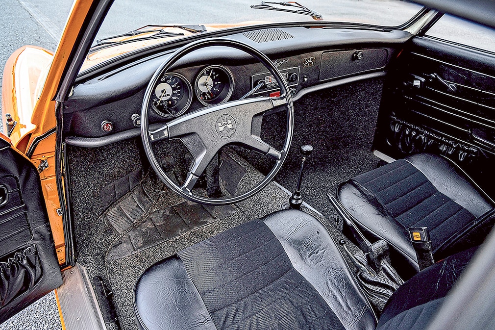 VW KARMANN-GHIA COUPÉ