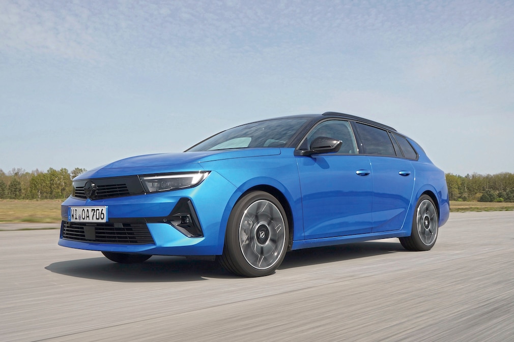 Opel Astra ST 1.2 Turbo Hybrid