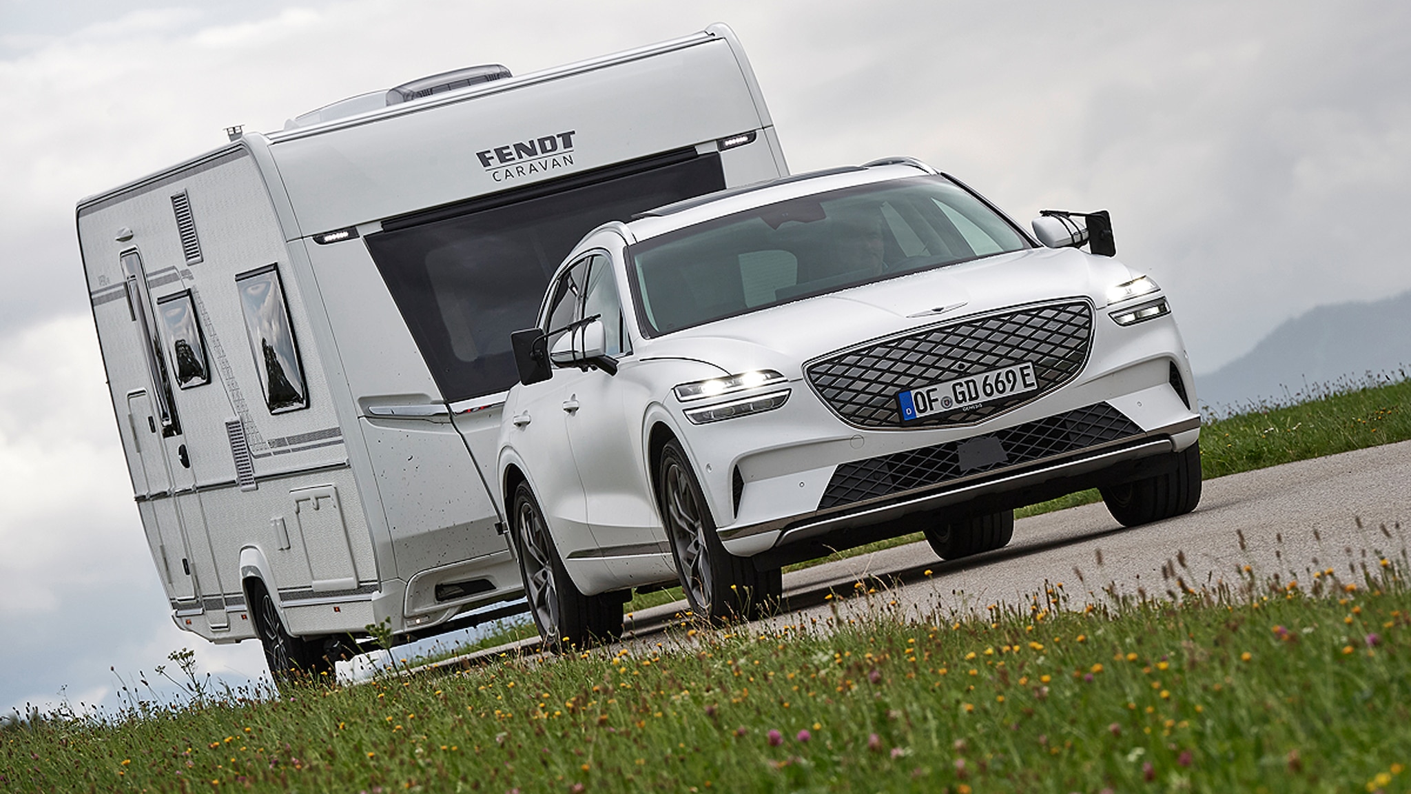 Auf-diesen-Pl-tzen-l-sst-sich-das-E-Auto-im-Caravanpark-aufladen