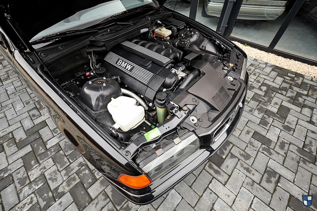 BMW 320i E36