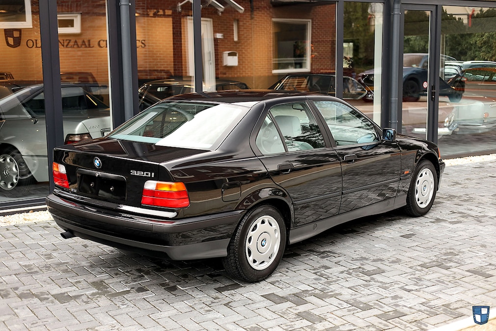 BMW 320i E36