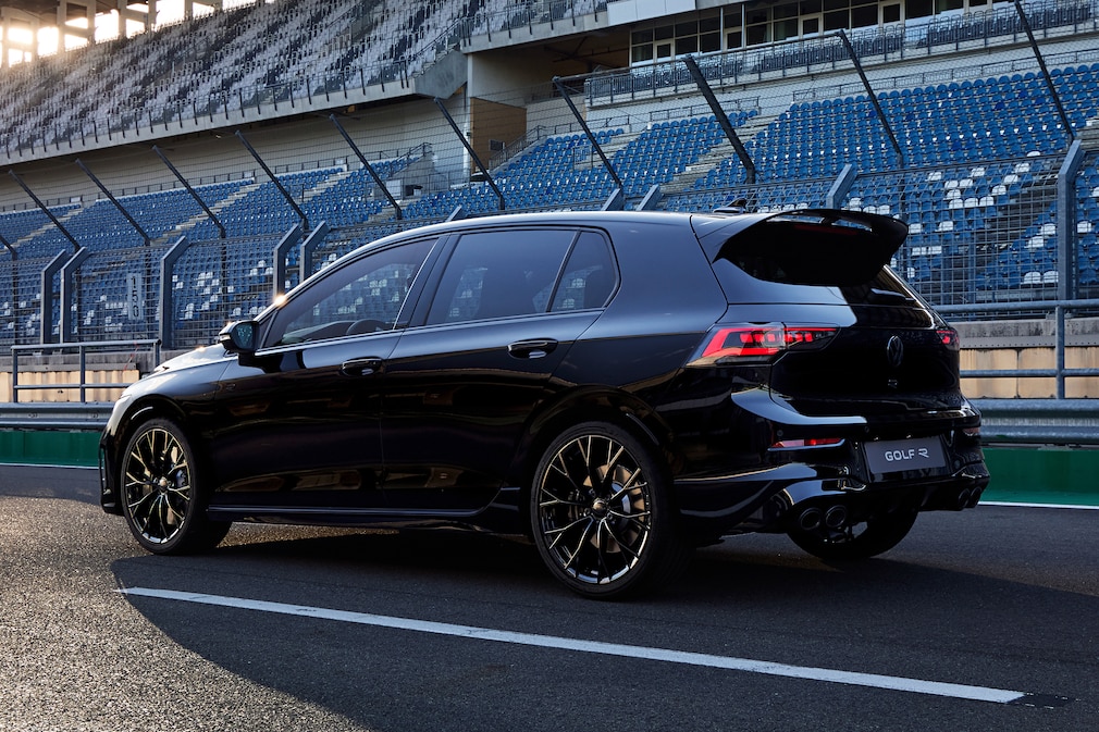 VW Golf R Black Edition
