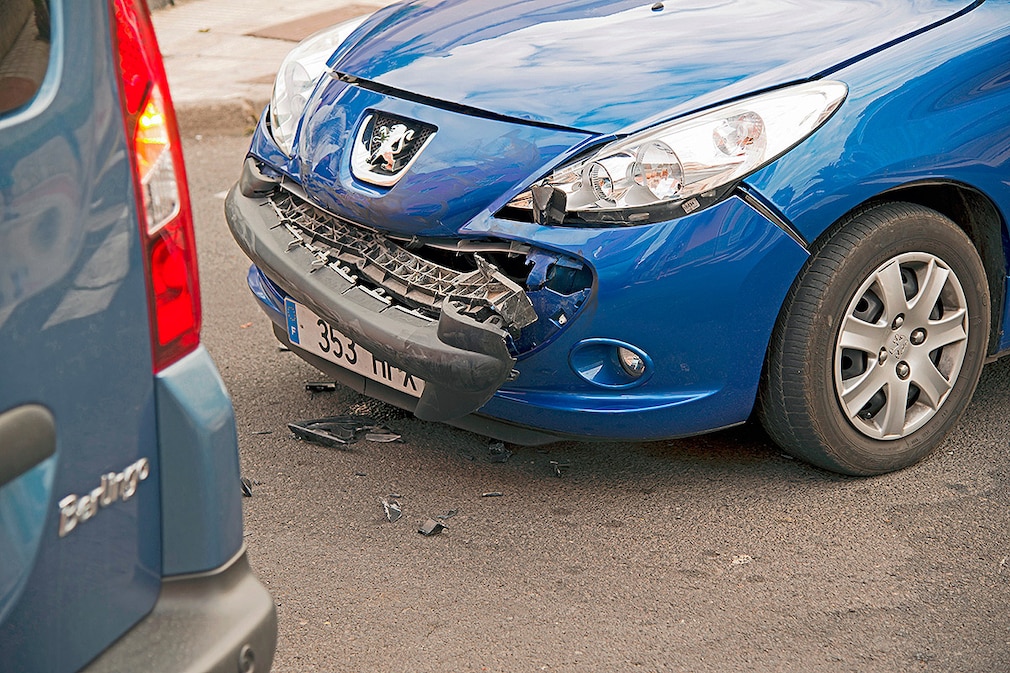 Verkehrsunfall zwischen zwei PKW mit leichten Blechschaden.
