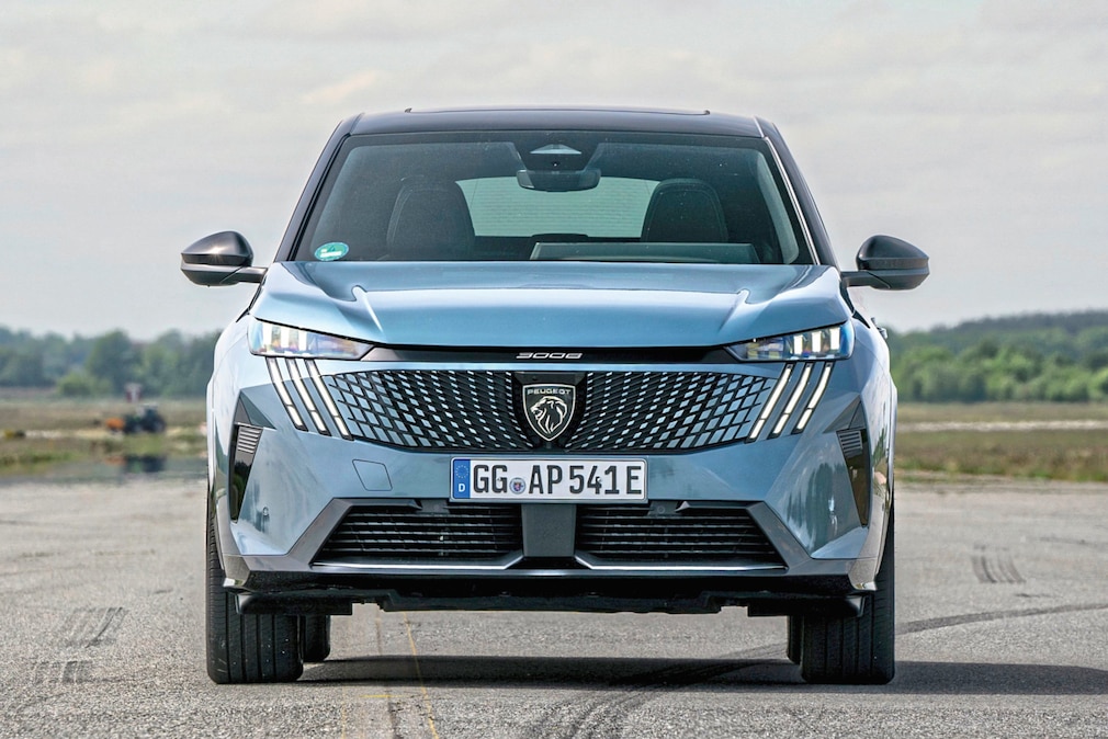Peugeot E-3008