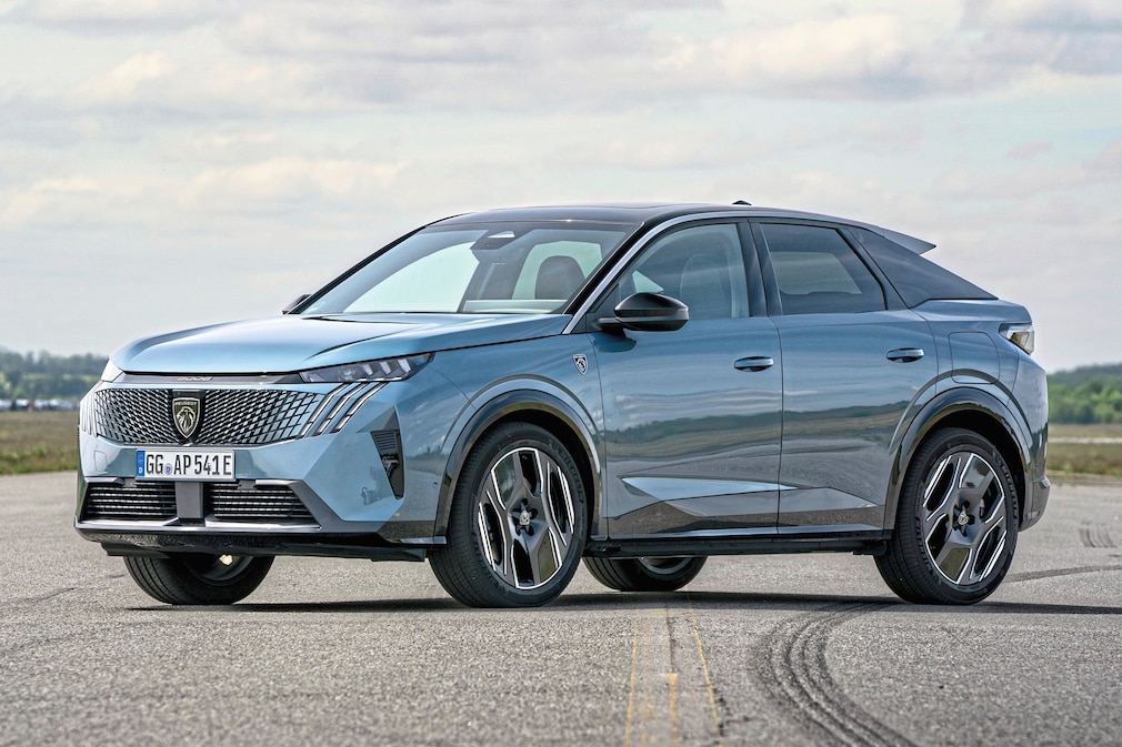 Peugeot E-3008