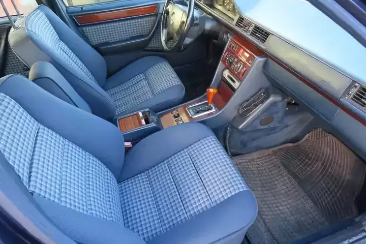 Mercedes W 124 T-Modell E 300 Diesel