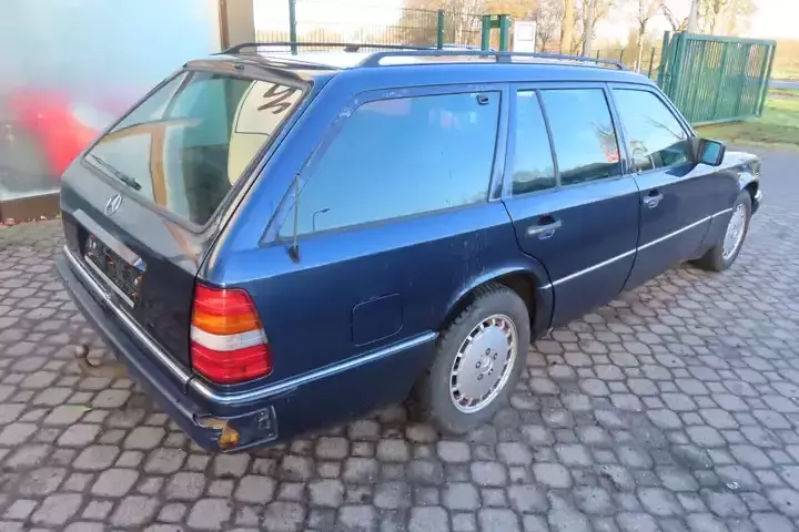 Mercedes W 124 T-Modell E 300 Diesel