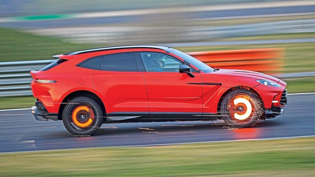 Aston Martin DBX707