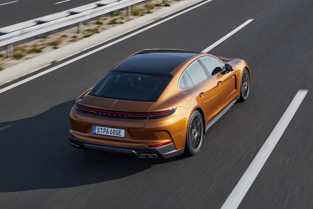 Porsche Panamera Turbo E-Hybrid (2024)