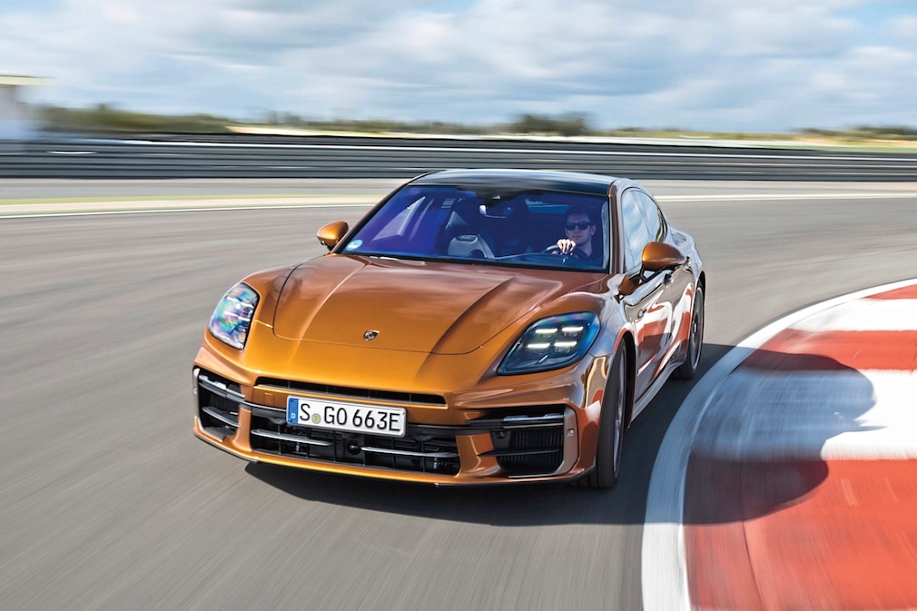 Porsche Panamera Turbo E-Hybrid (2024)