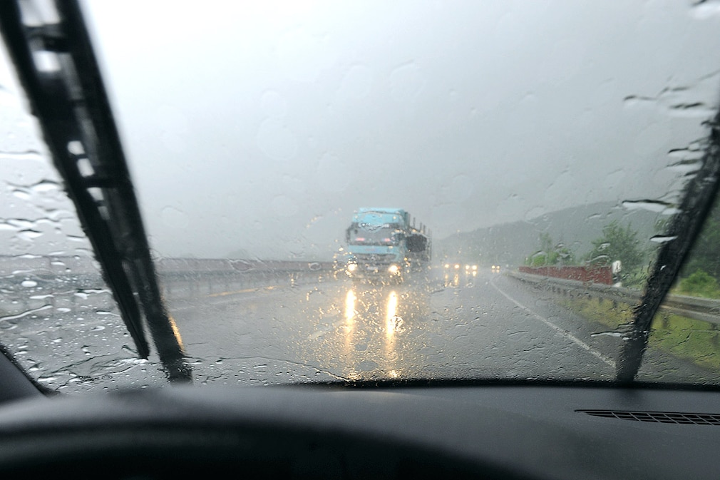 Scheibenwischer als Regensensoren
