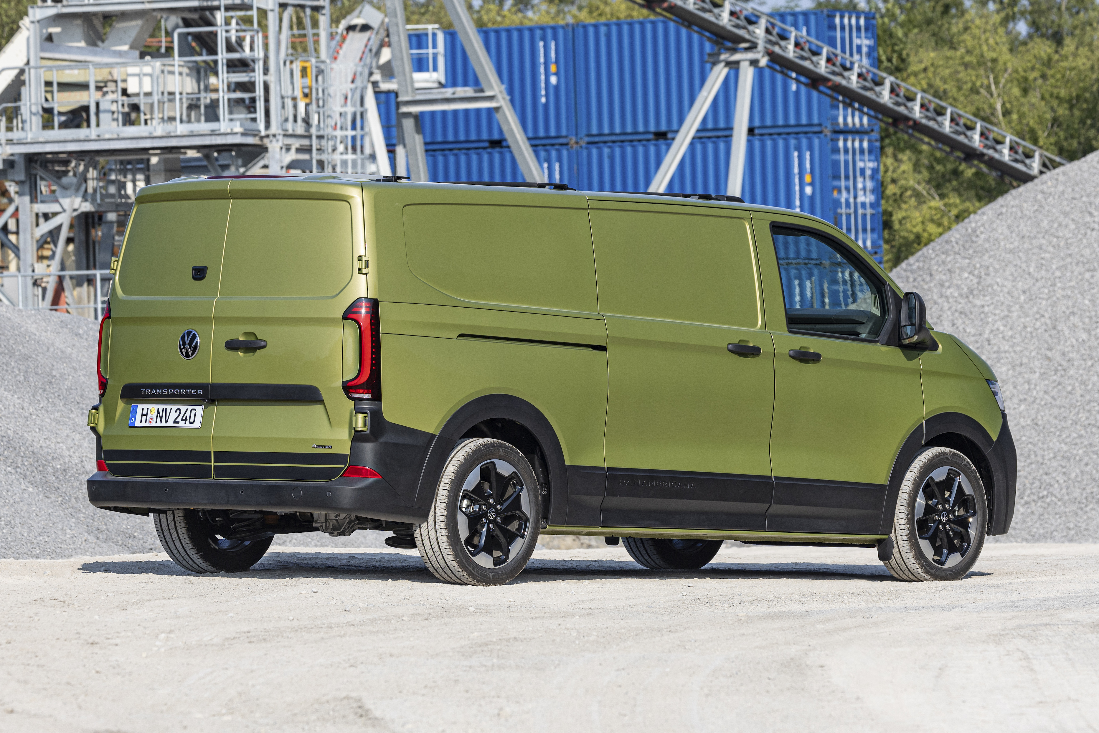 Neuer VW Transporter kommt erstmals auch elektrisch AUTO BILD