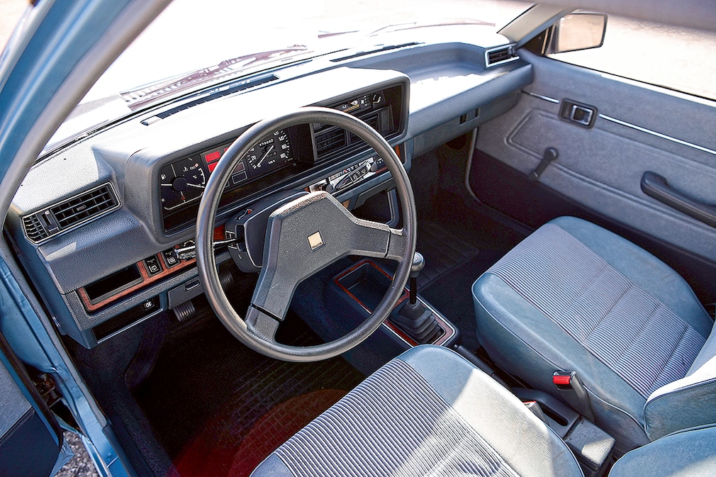 Mazda 323