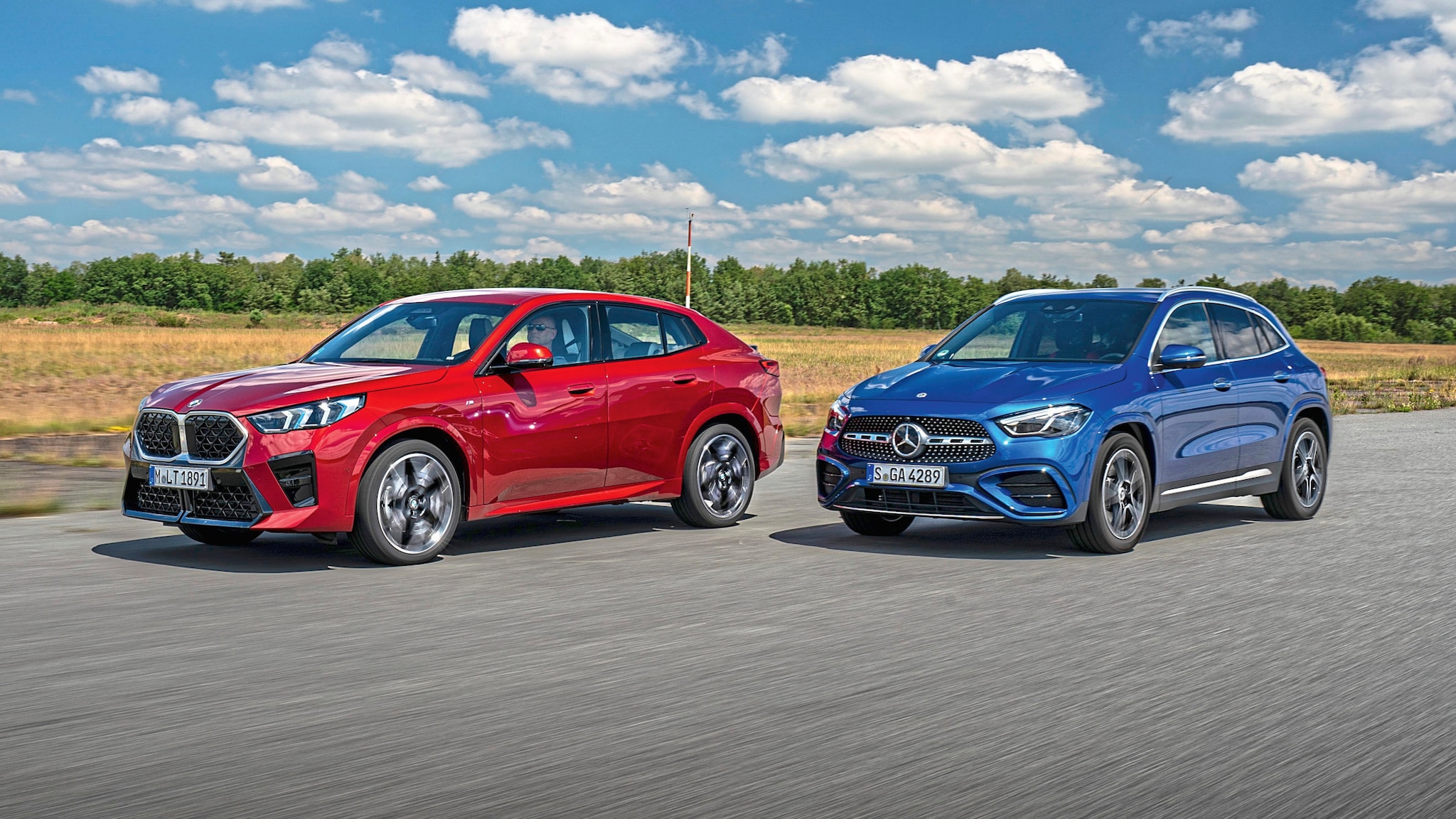 BMW X2 xDrive20d vs. Mercedes GLA 220 d 4Matic: Test - AUTO BILD