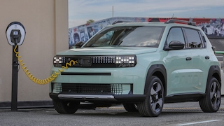 E-Auto an Ladesäule