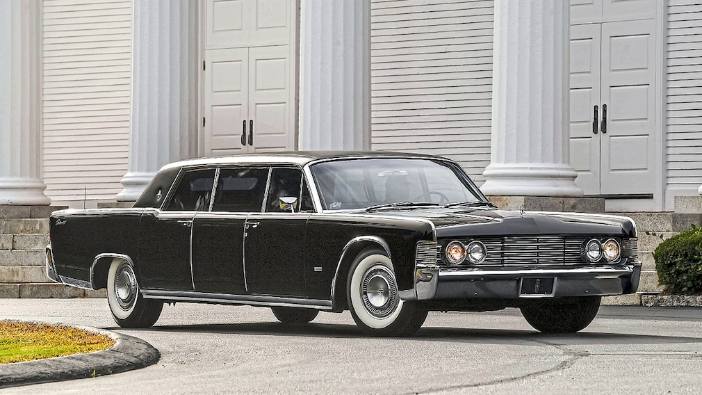 Lincoln Continental Executive Limousine